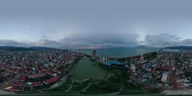 Batum, Gürcistan - 21 Ekim 2021: 360 Akşamüstü şehrin manzarası