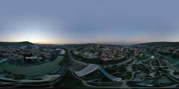 Тбілісі Грузія Жовтня 2021 360 Панорама Міста Ввечері — стокове фото