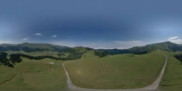 360 Schöne Berglandschaft Luftaufnahme — Stockfoto