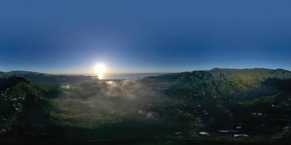 360 Panorama Nubes Sobre Pueblo Montaña —  Fotos de Stock
