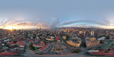 Batum, Gürcistan - 12 Nisan 2020: 360 gün batımında şehrin manzarası