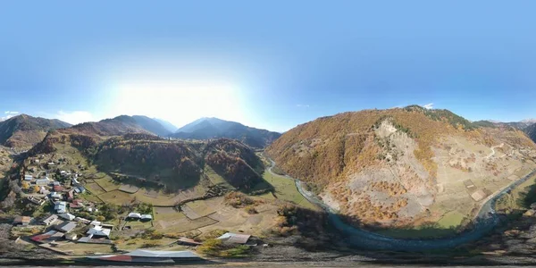 360 Πανόραμα Του Χωριού Στους Πρόποδες Του Βουνού — Φωτογραφία Αρχείου