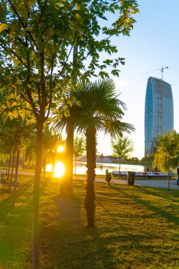 Parkta güzel bir gün batımı