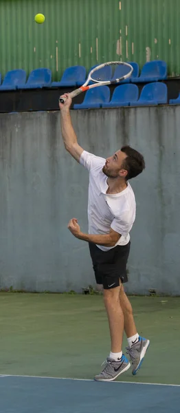 Batumi Geórgia Outubro 2021 Homem Joga Tênis — Fotografia de Stock