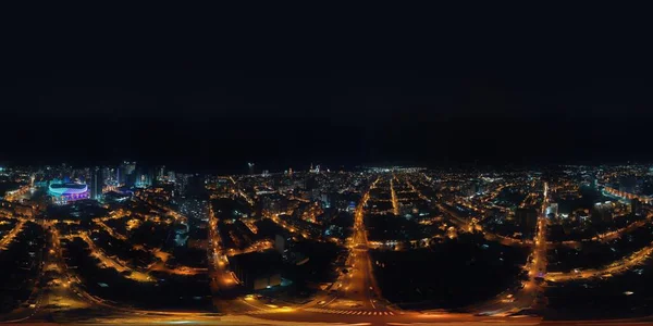 格鲁吉亚 2020年8月2日 配备无人驾驶飞机的夜间城市 — 图库照片