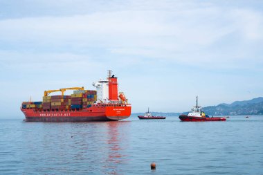 Batumi, Gürcistan - 2 Kasım 2021: Bayraktar şirketi gemisi limandan ayrıldı