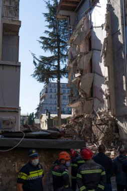 Batumi, Gürcistan - 9 Ekim 2021: Konut binasının bir kısmı çöktü