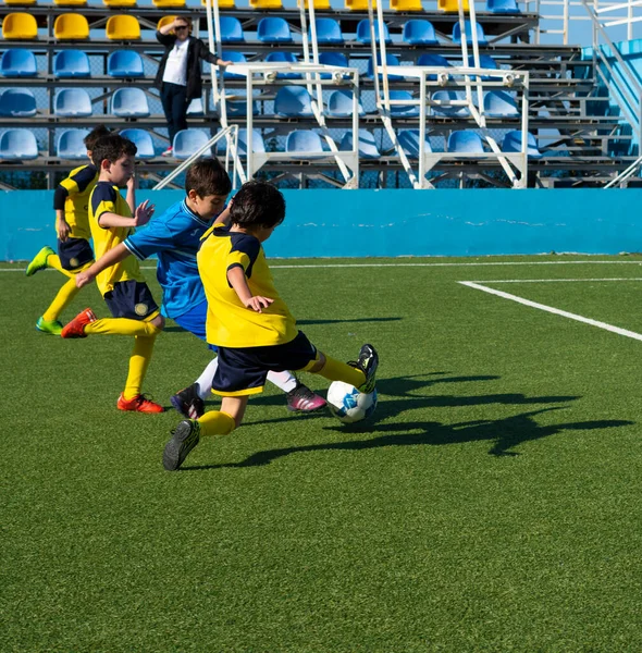 ジョージア州バトゥミ 2021年11月4日子供サッカーフェスティバル — ストック写真