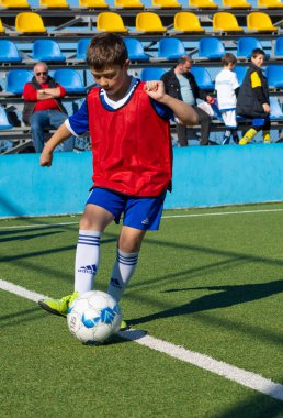 Batumi, Gürcistan - 6 Kasım 2021: Çocuk takımları arasında futbol maçı