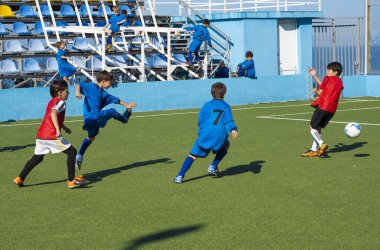 Batumi, Gürcistan - 6 Kasım 2021: Çocuk takımları arasında futbol maçı