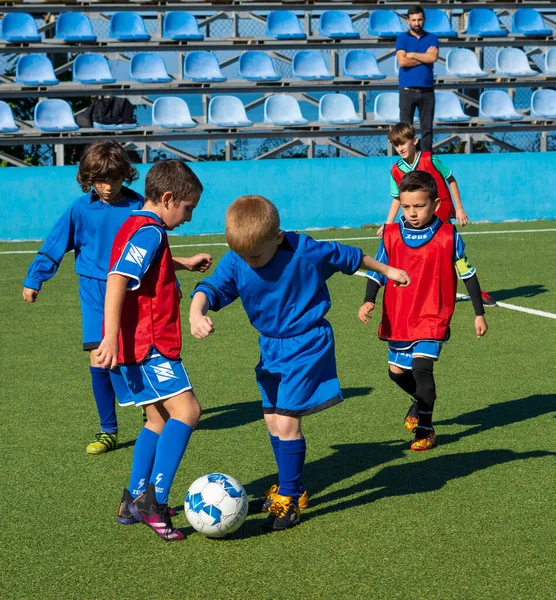 格鲁吉亚巴统 2021年11月6日 儿童队之间的足球比赛 — 图库照片