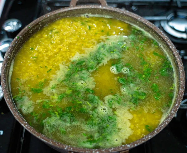 Gekochte Kräutersuppe Einem Topf — Stockfoto