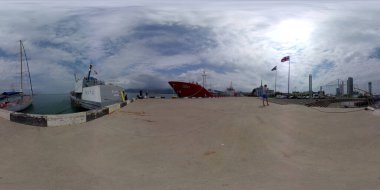 Batumi, Georgia - 29 Temmuz 2021: 360 Liman Panoraması