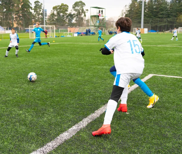 Batumi, Gürcistan - 18 Kasım 2021: Futbol turnuvası Batumi Kupası-2021 2010 yılında doğan çocuklar arasında