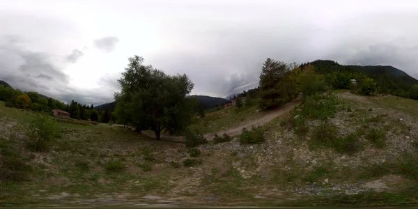 Bulutlu Havada Bir Dağ Köyünde Panorama 360 — Stok fotoğraf