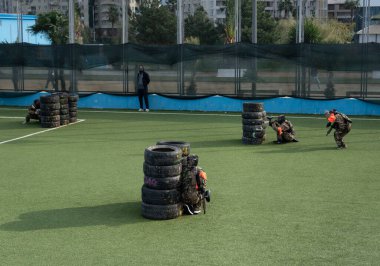 Batumi, Gürcistan - 8 Aralık 2021: paintball yarışması