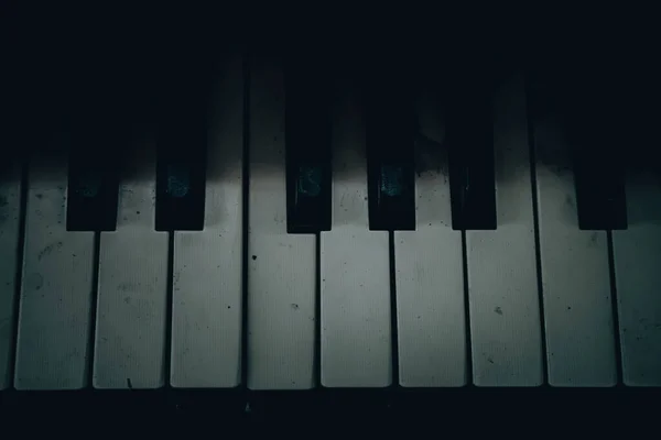 Black White Dirty Keys Abandoned Piano Old Musical Instrument Play — Stock Photo, Image