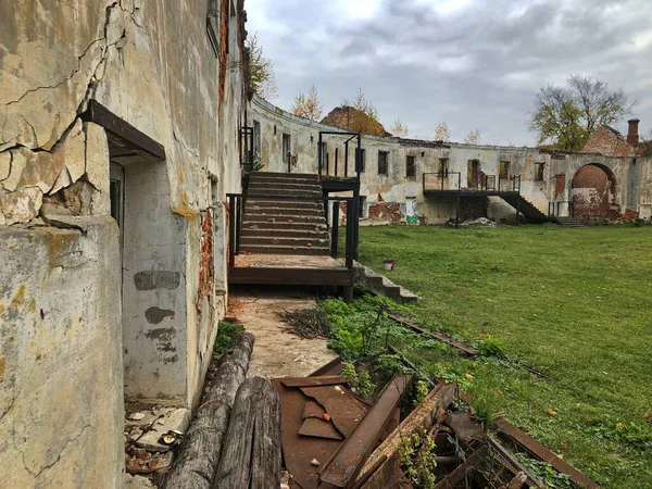 Uma Mansão Abandonada Nos Subúrbios Cidade Gorbatov — Fotografia de Stock