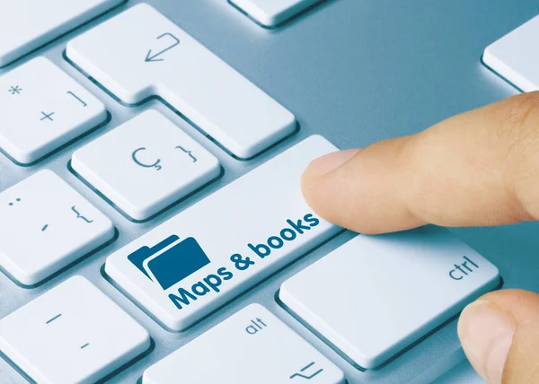 Mapas Livros Escrito Blue Key Metallic Keyboard Tecla Pressão Dedo — Fotografia de Stock