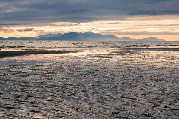 Sonnenuntergang Über Der Insel Arran Vom Strand Irvine Schottland Aus — Stockfoto