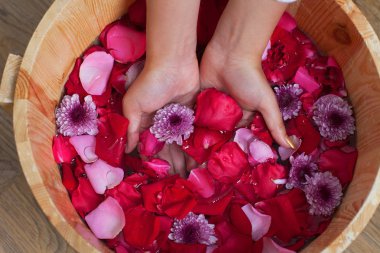 kadın ne ayak banyosu