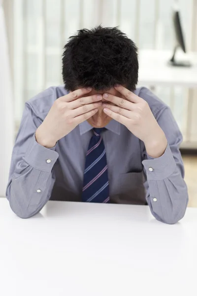 Man looks stressed — Stock Photo, Image