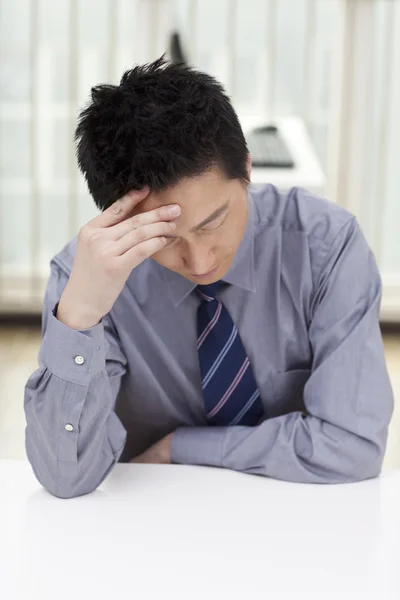 Man looks stressed — Stock Photo, Image