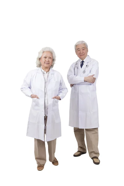 Два старших врача — стоковое фото