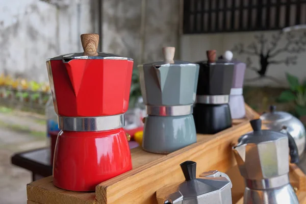 Aluminum Italian Espresso Coffee Pot Caffettiera Wood Table Moka Pot — Stockfoto