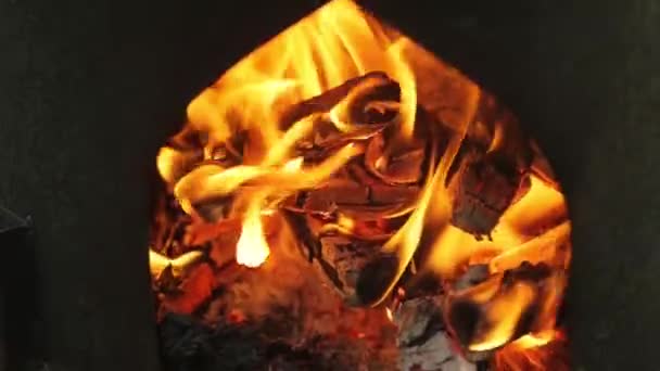 Cierre de fuego en una estufa de estaño Fotografías de stock