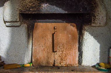 eski ahşap fırın burning