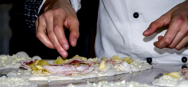 Kırmızılar ve beyazlar pizza