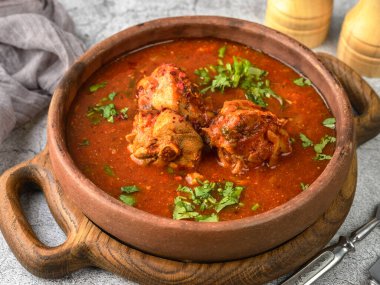 Fırında tavuk var, Gürcü mutfağında. Yüksek kalite fotoğraf