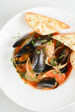 Restoranda deniz mahsullü makarna. Yüksek kalite fotoğraf