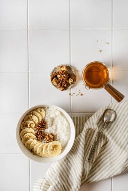 Muzlu ve fındıklı pirinç lapası. Yüksek kalite fotoğraf