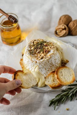 Pişmiş Brie peyniri adım adım tarifi