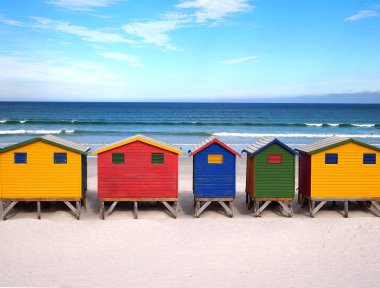 ahşap renkli kulübelerin satır