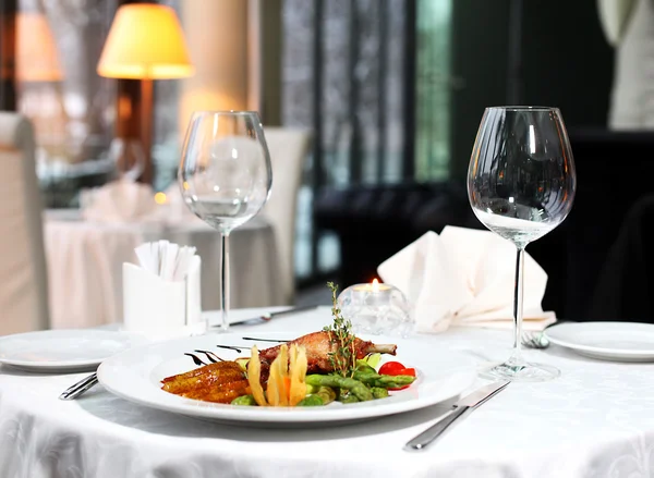 Abendessen im Restaurant — Stockfoto