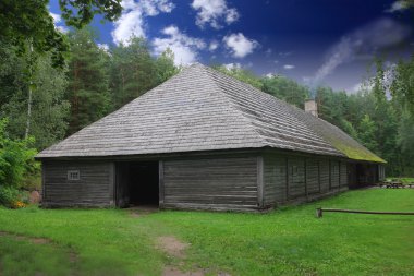 ormandaki çiftlik evi