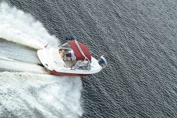 Barco a motor — Fotografia de Stock