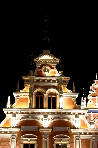 Telhado do edifício velho — Fotografia de Stock