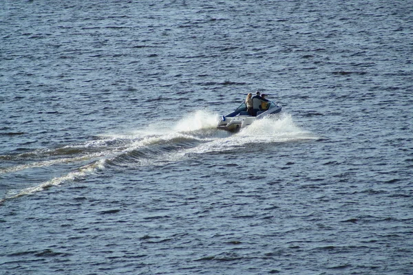 Motorlu tekne