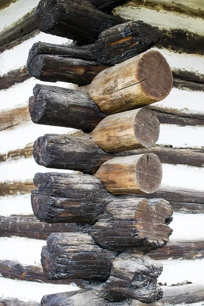 Logs juntando na construção da casa — Fotografia de Stock
