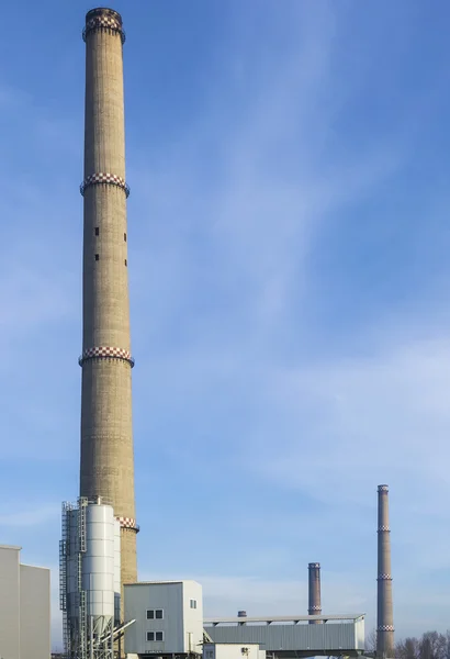 Hoge toren voor stoom evacuatie — Stockfoto