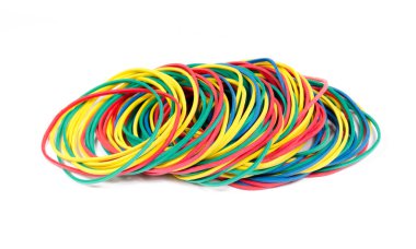 kauçuk şeritler kırmızı, mavi, sarı ve yeşil renklerde bir sürü. 