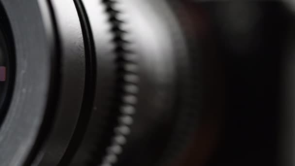 Κοντινό Πλάνο Του Φακού Της Κάμερας Λεπίδες Διαφραγμάτων Λάμψη Οπτικά — Αρχείο Βίντεο