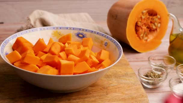 Cutting Pieces Pumpkin Chopping Board Autum — Stock Video