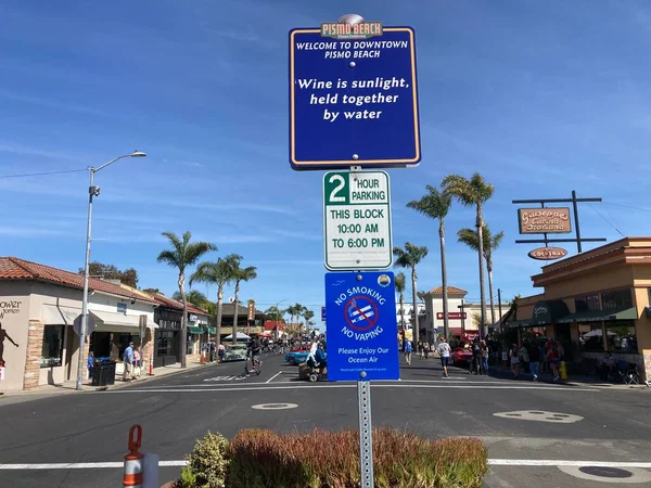 Witamy Centrum Pismo Beach Niezidentyfikowani Uczestnicy Classic Car Show Zamkniętej — Zdjęcie stockowe