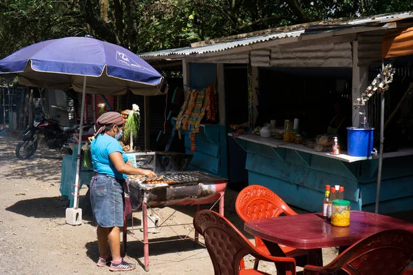 Santa Ana Salvador January 2022 Woman Preparing Street Food Grill — Stock Photo, Image