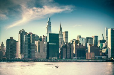 Roosevelt Adası 'ndan Midtown East binalarına kadar. Manhattan 'ın doğu yakasının silüeti